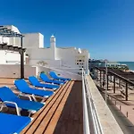 Prázdninový dům Refurbished Beachfront House, Pool, Ac, Wifi, Albufeira, Sea View Albufeira