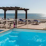 Refurbished Beachfront House, Pool, Ac, Wifi, Albufeira, Sea View בית נופש אלבופיירה