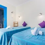 Refurbished Beachfront House, Pool, Ac, Wifi, Albufeira, Sea View בית נופש אלבופיירה