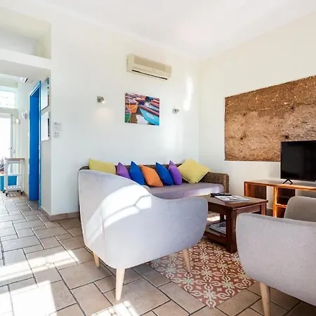 Refurbished Beachfront House, Pool, Ac, Wifi, Albufeira, Sea View Feriehus *