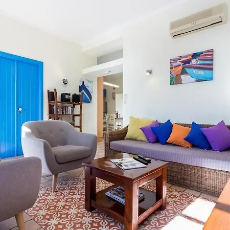 Refurbished Beachfront House, Pool, Ac, Wifi, Albufeira, Sea View Feriehus