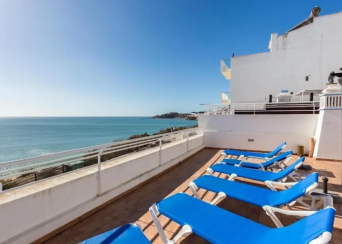 בית נופש Refurbished Beachfront House, Pool, Ac, Wifi, Albufeira, Sea View *