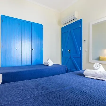 Refurbished Beachfront House, Pool, Ac, Wifi, Albufeira, Sea View Casa vacanze