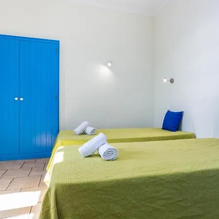 Refurbished Beachfront House, Pool, Ac, Wifi, Albufeira, Sea View 別荘 アルブフェイラ